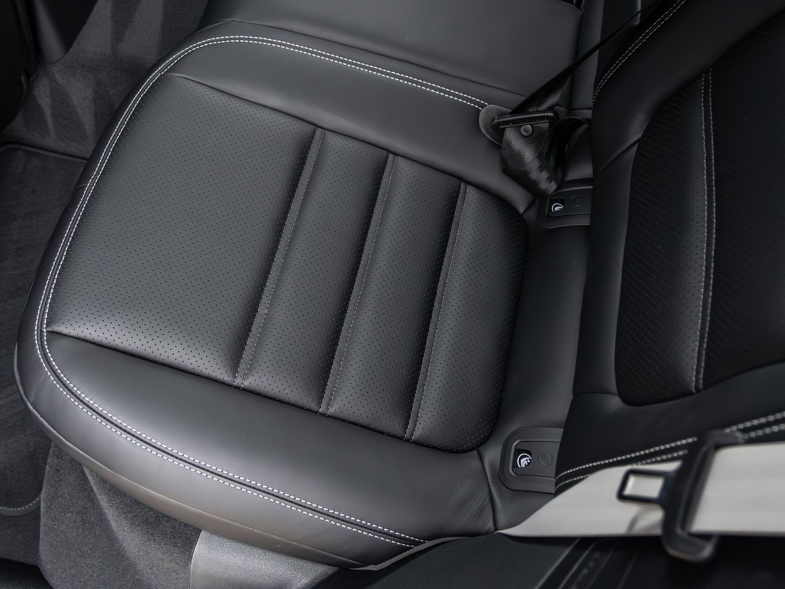 2026 Porsche Macan Macan T