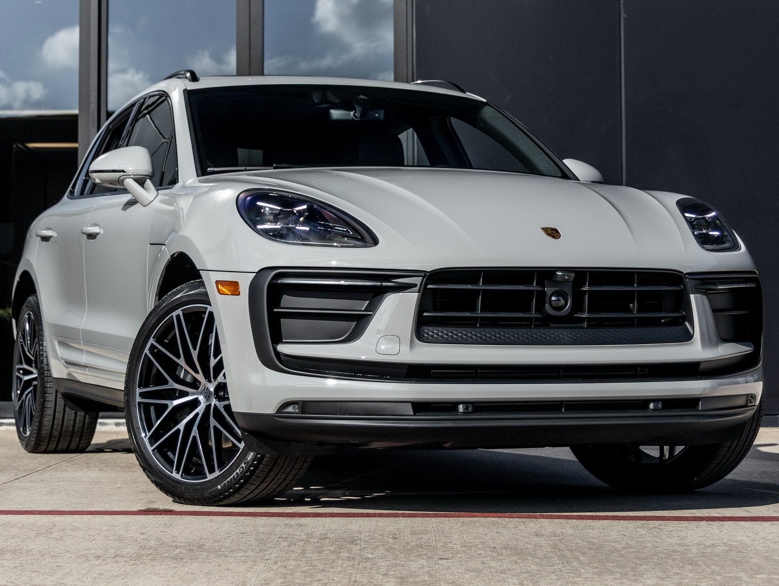 2026 Porsche Macan Macan