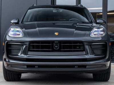 2026 Porsche Macan Macan