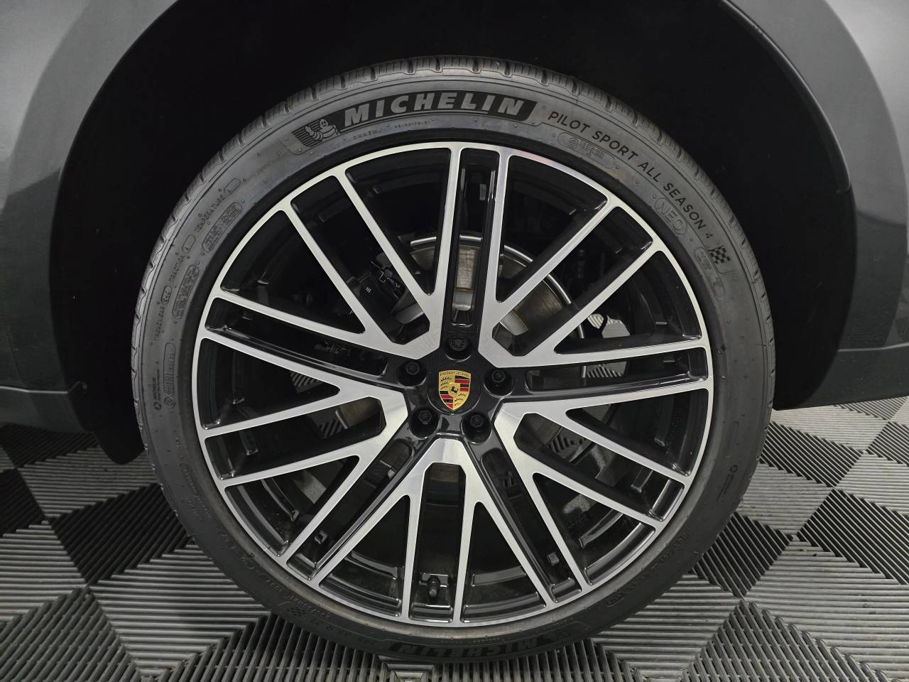 2026 Porsche Macan AWD