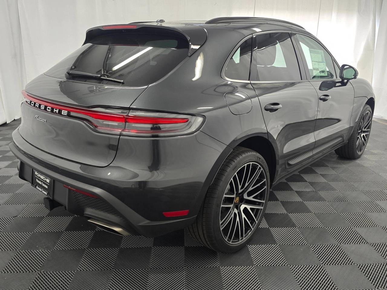 2026 Porsche Macan AWD