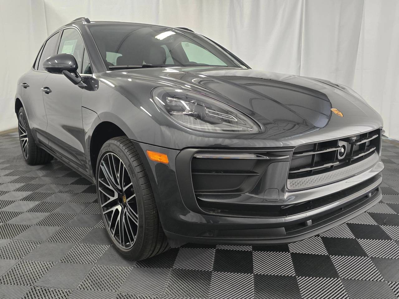 2026 Porsche Macan AWD