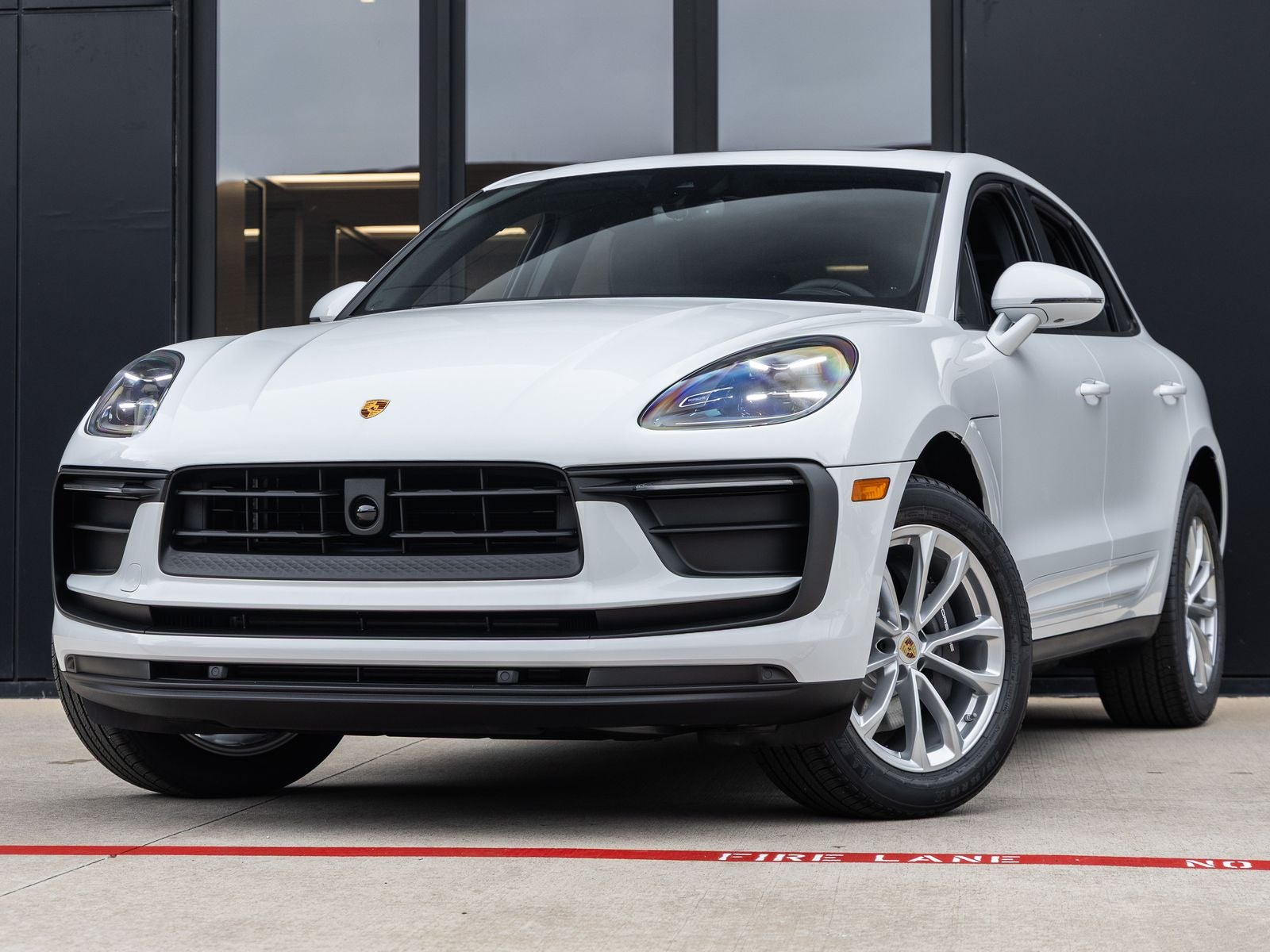 2026 Porsche Macan AWD