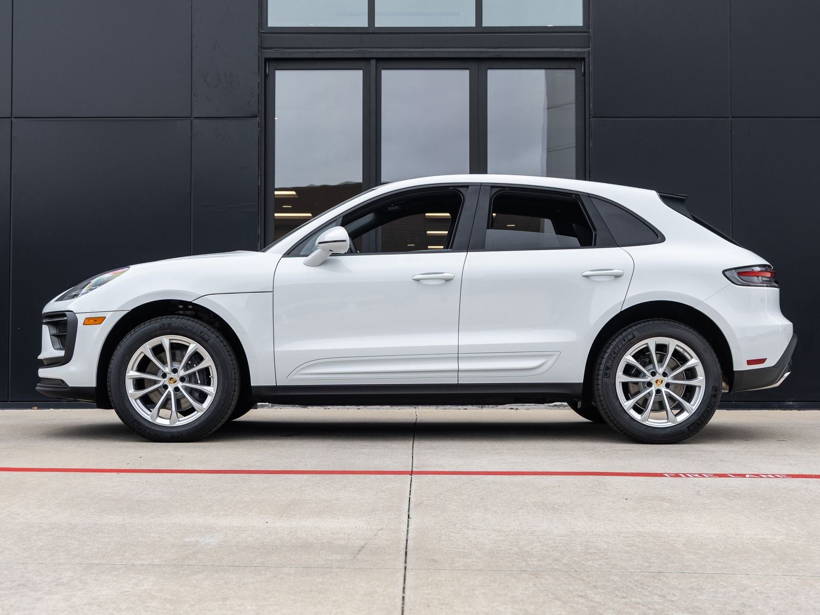2026 Porsche Macan AWD