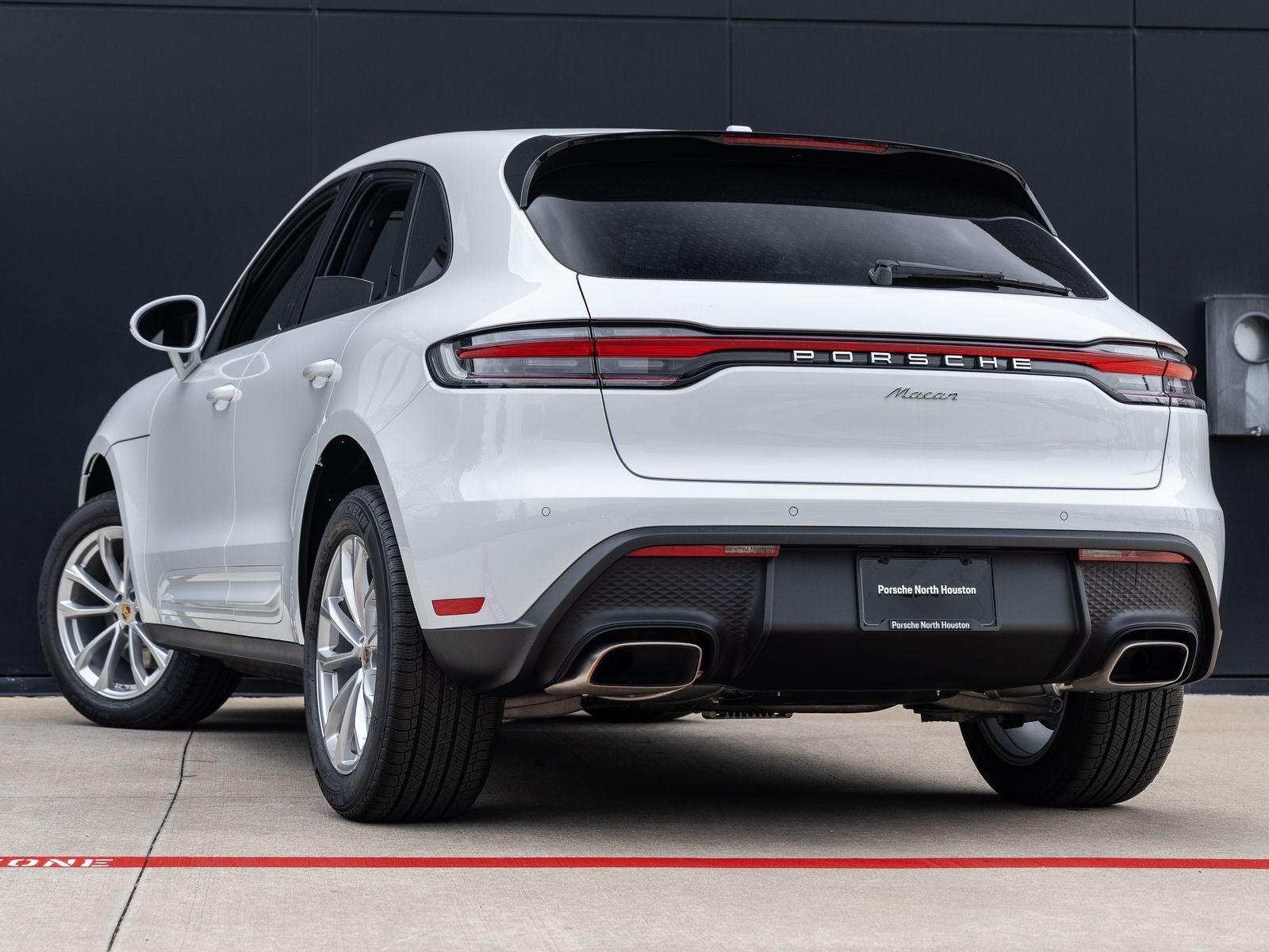 2026 Porsche Macan AWD