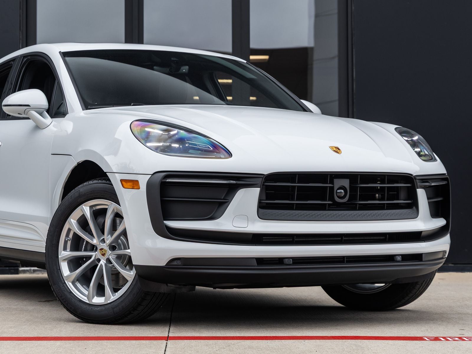 2026 Porsche Macan AWD