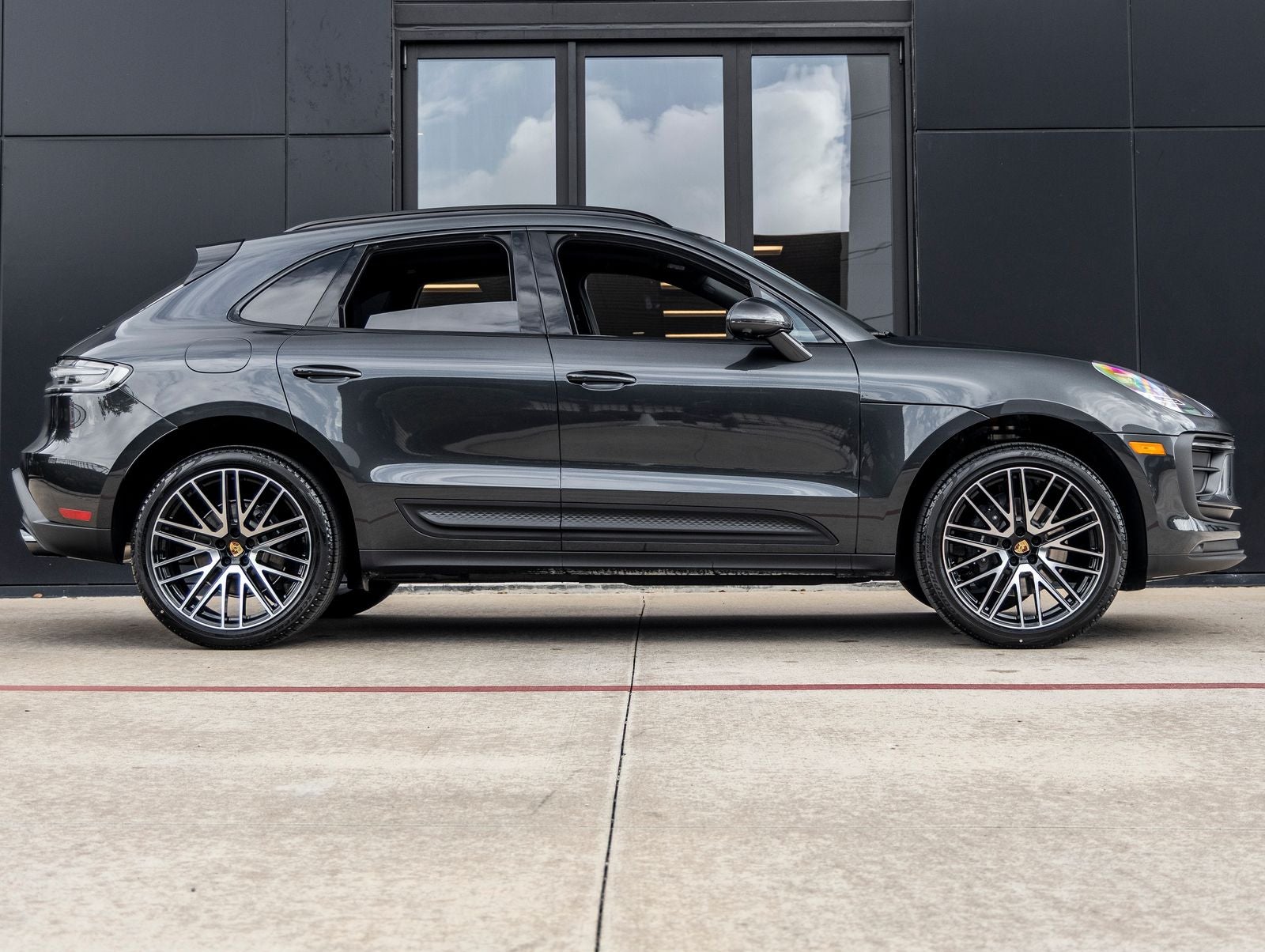 2026 Porsche Macan AWD