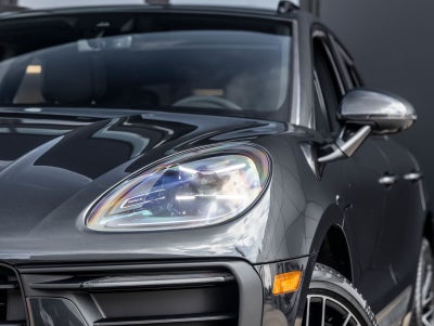 2026 Porsche Macan AWD