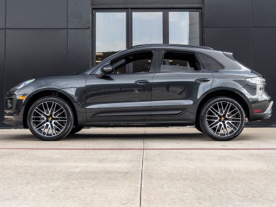 2026 Porsche Macan AWD