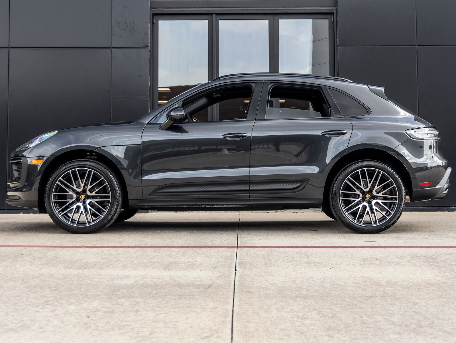 2026 Porsche Macan AWD