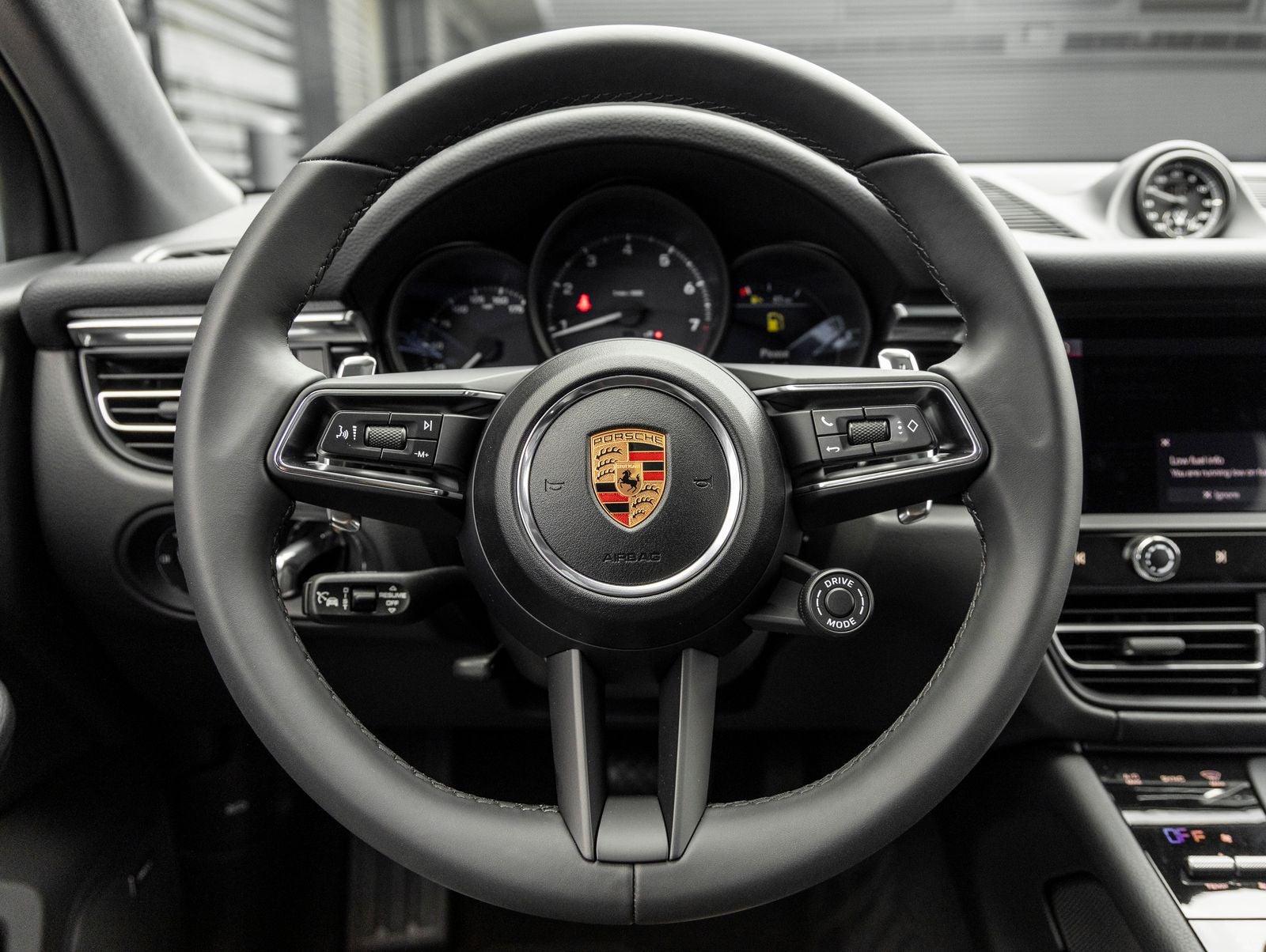 2026 Porsche Macan AWD
