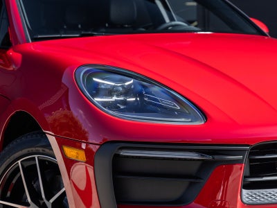 2026 Porsche Macan AWD