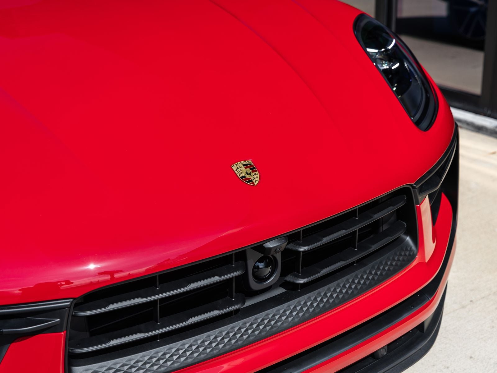 2026 Porsche Macan AWD