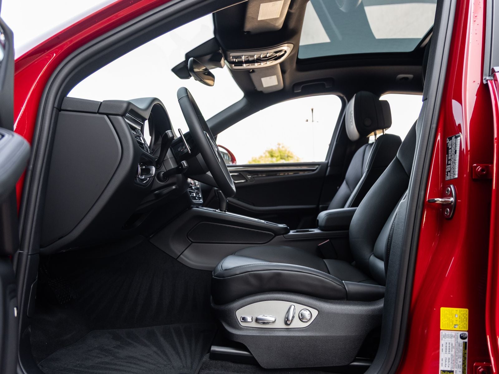 2026 Porsche Macan AWD
