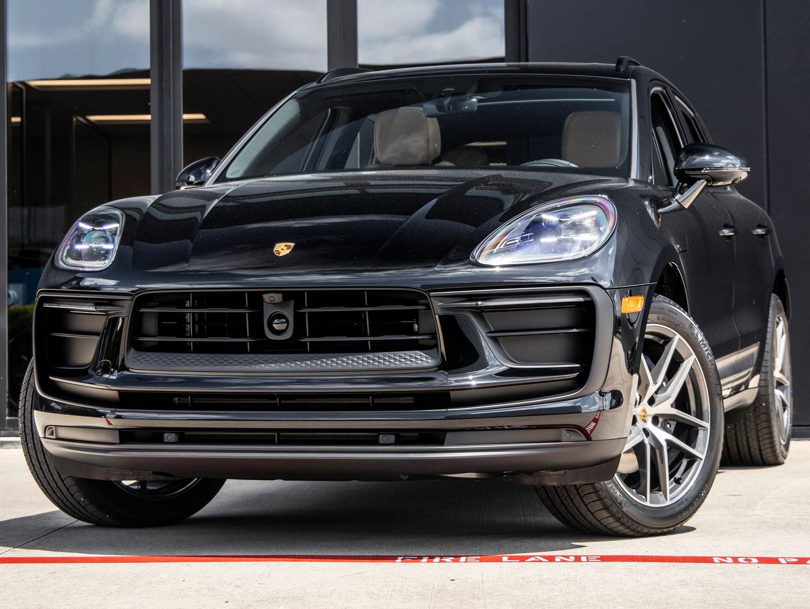 2026 Porsche Macan AWD