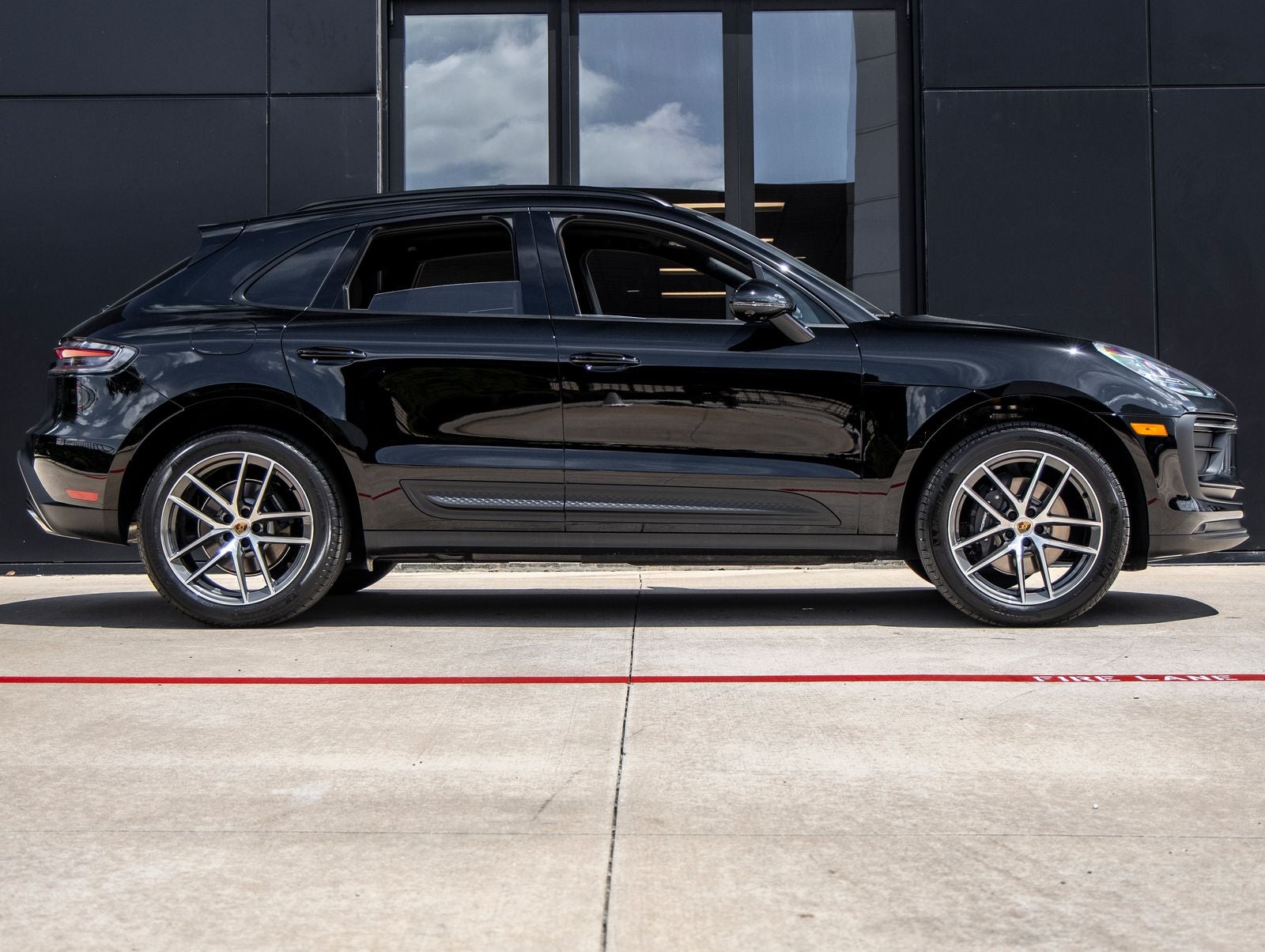 2026 Porsche Macan AWD