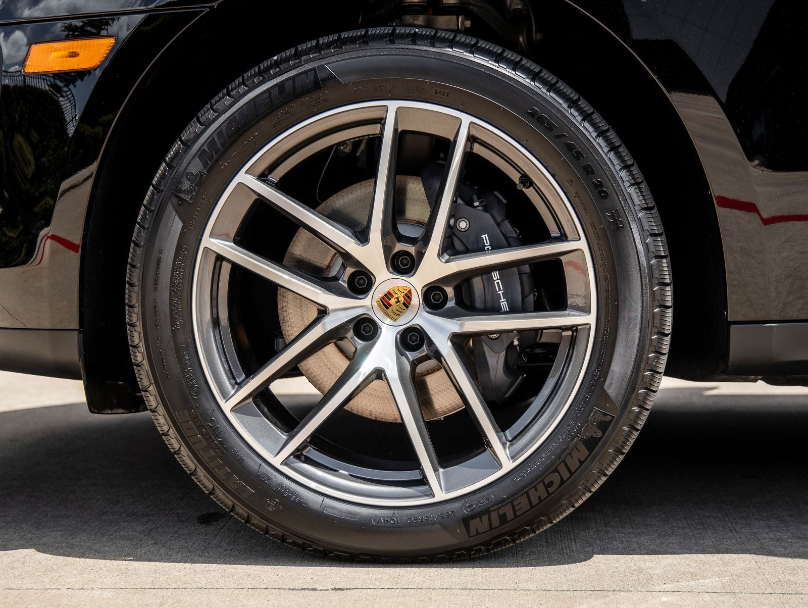 2026 Porsche Macan AWD