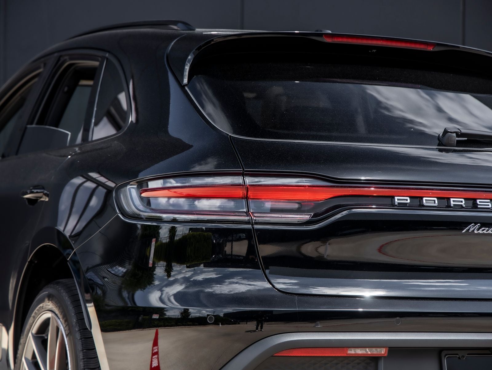 2026 Porsche Macan AWD