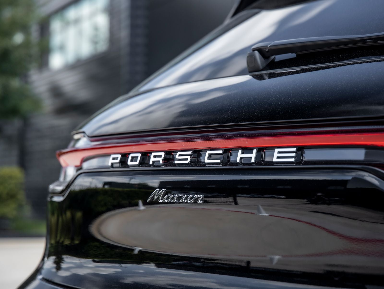 2026 Porsche Macan AWD