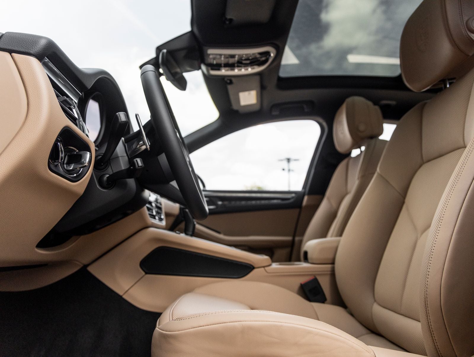 2026 Porsche Macan AWD