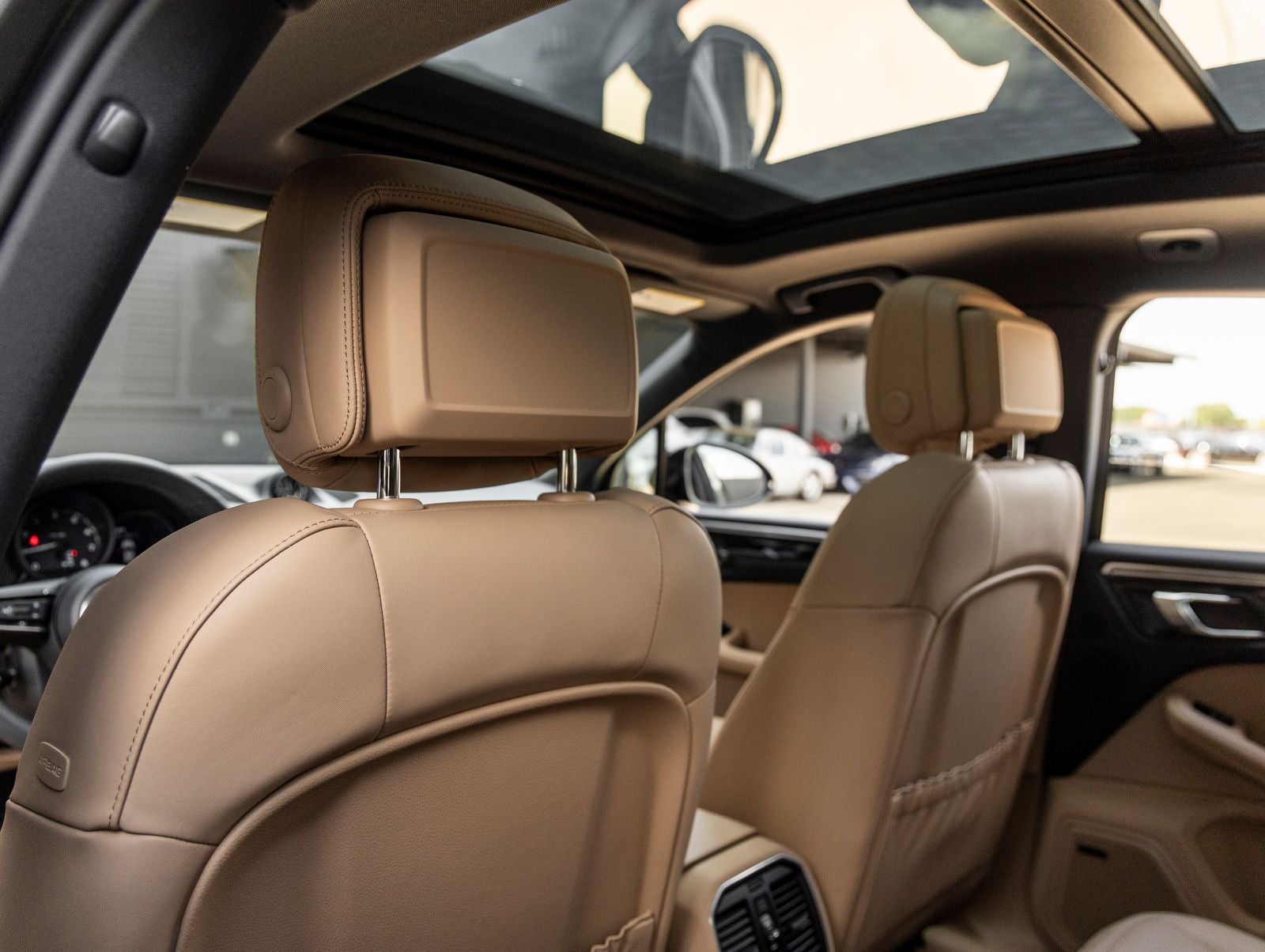 2026 Porsche Macan AWD