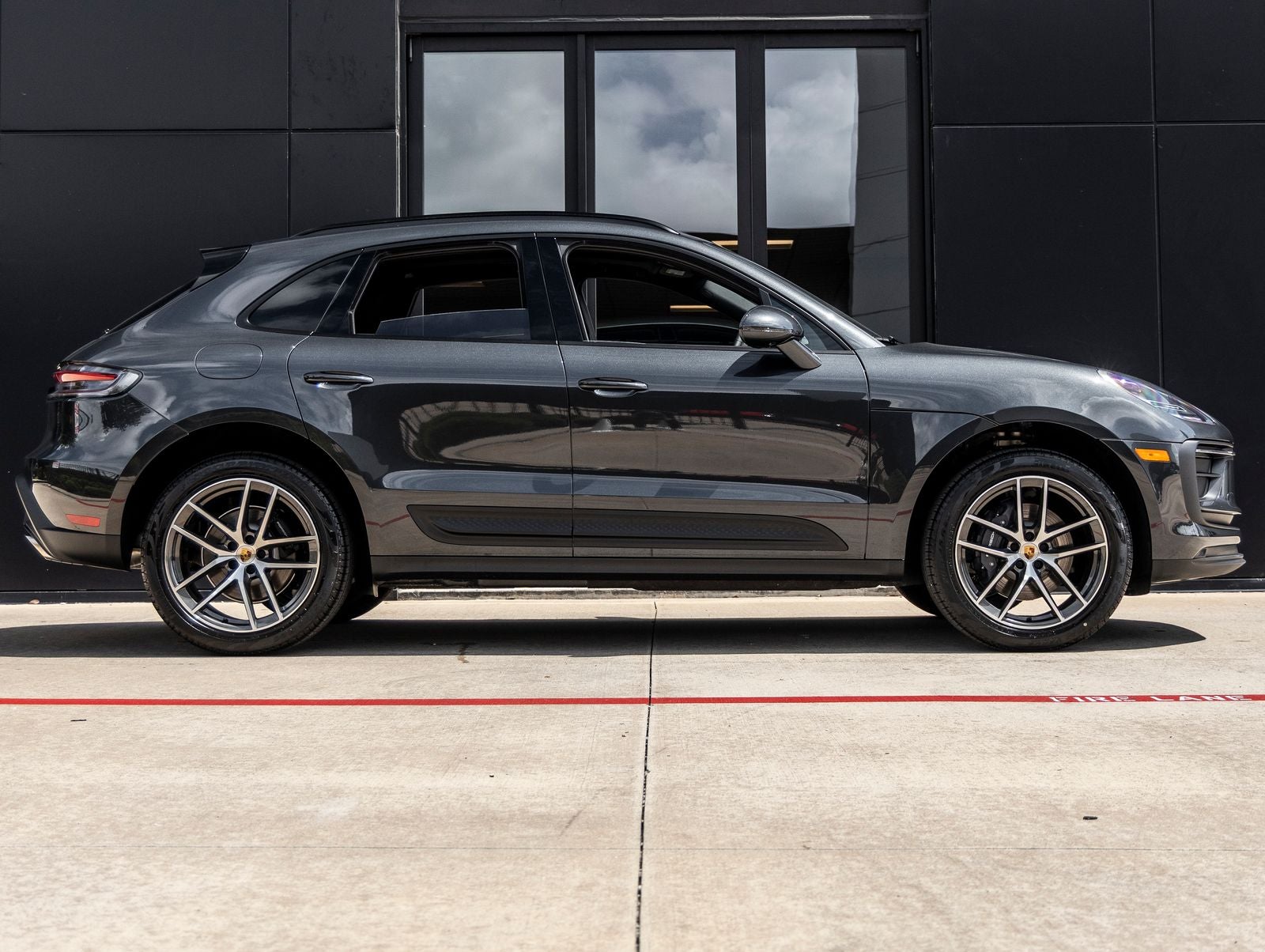 2026 Porsche Macan AWD