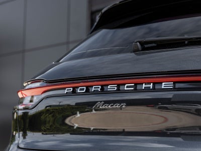 2026 Porsche Macan AWD