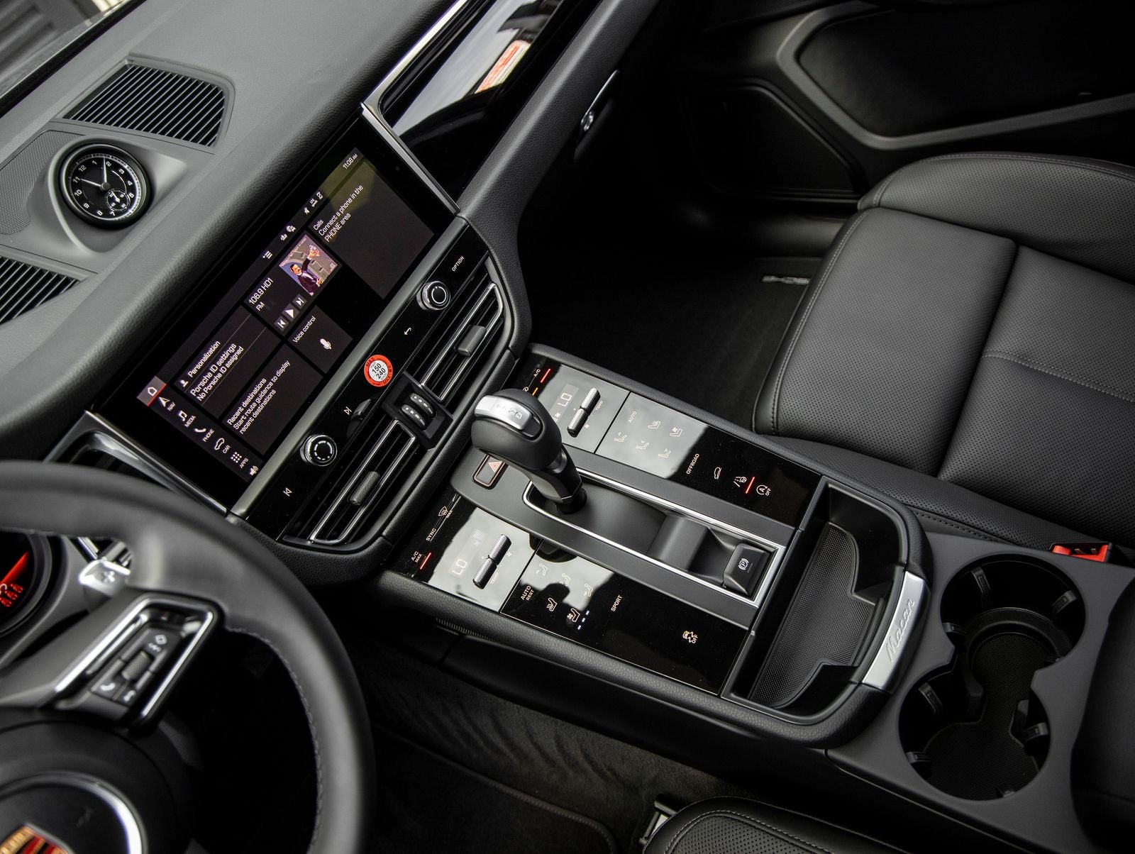 2026 Porsche Macan AWD