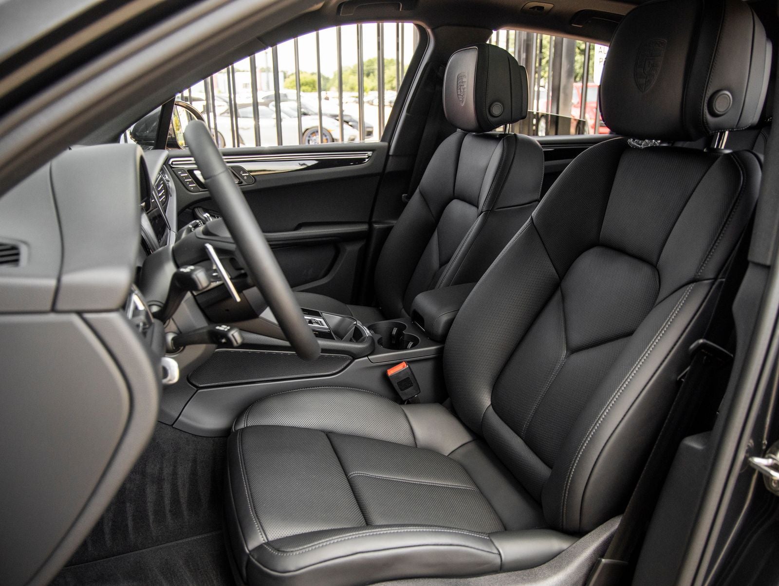 2026 Porsche Macan AWD