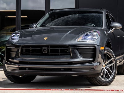 2026 Porsche Macan AWD