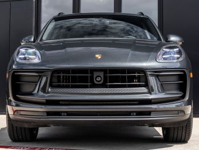 2026 Porsche Macan AWD