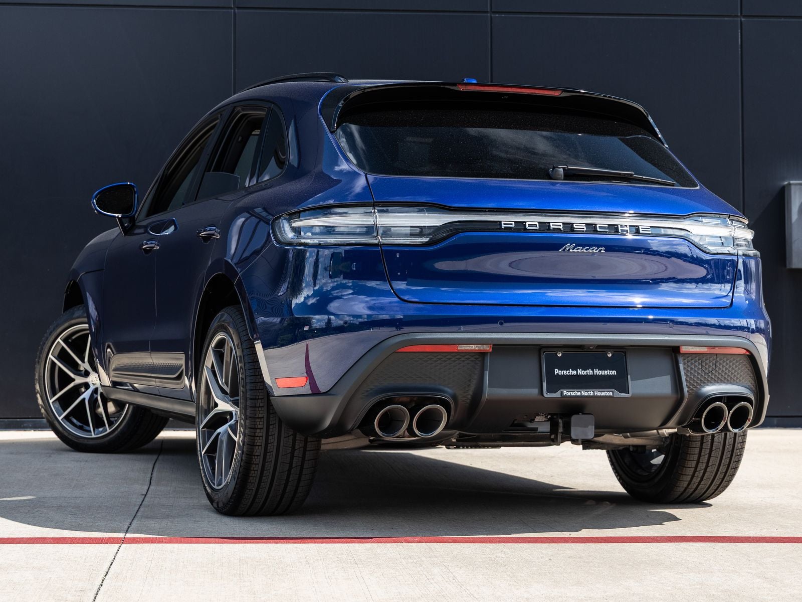 2025 Porsche Macan AWD