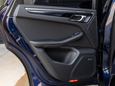 2025 Porsche Macan AWD