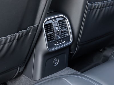 2025 Porsche Macan AWD