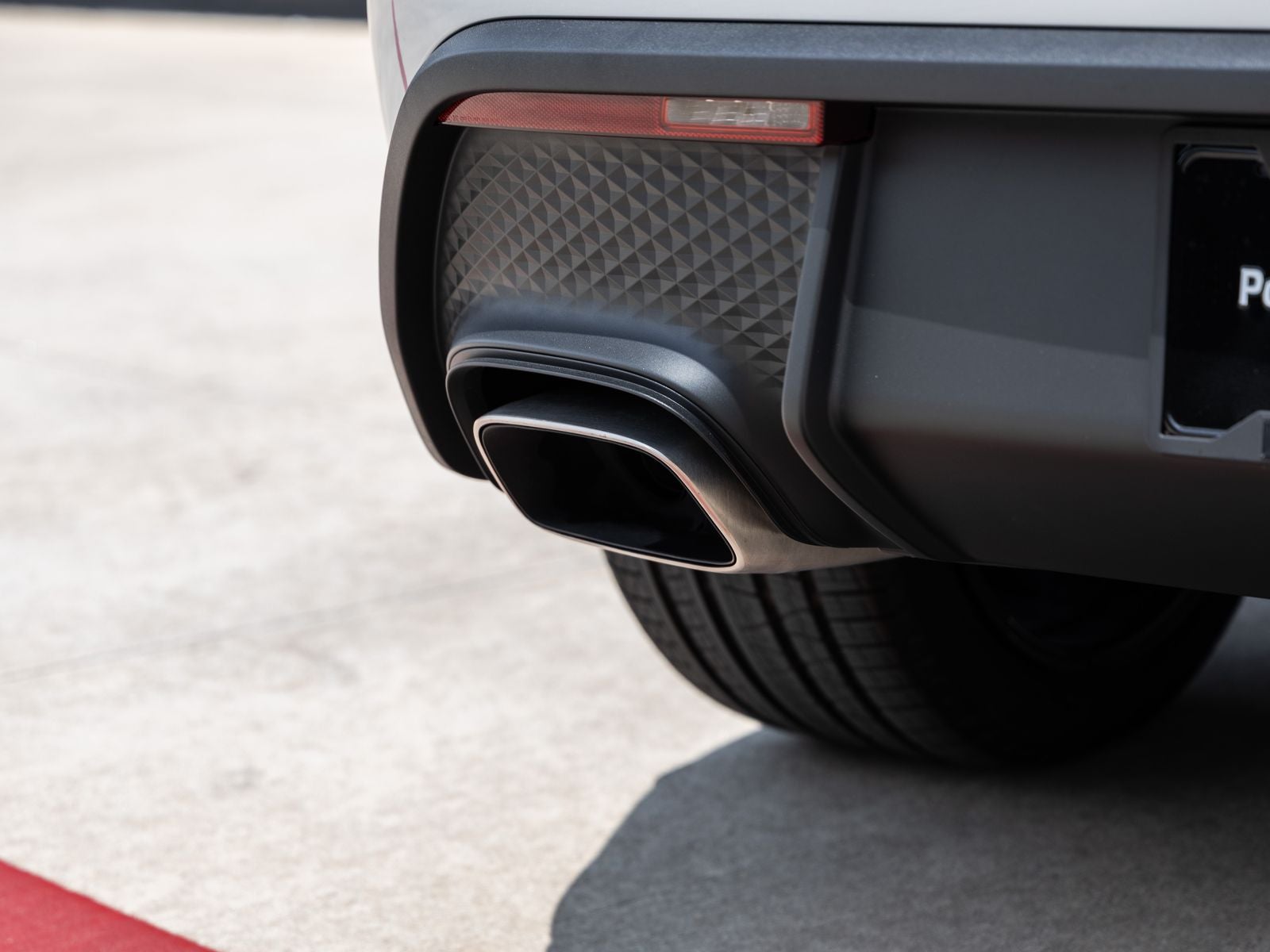 2026 Porsche Macan Base