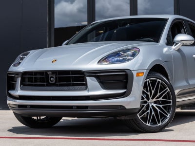 2026 Porsche Macan Base