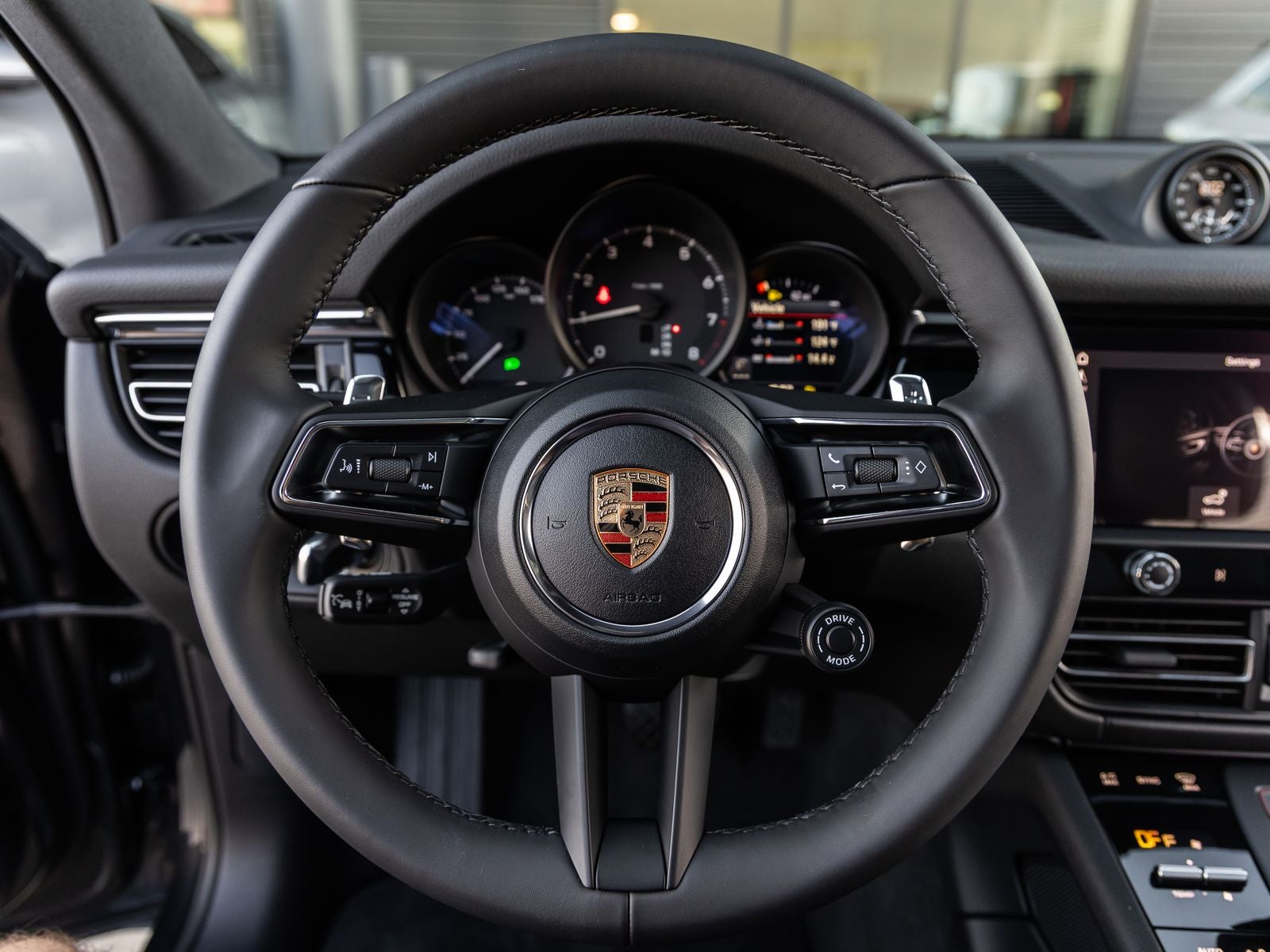 2026 Porsche Macan AWD