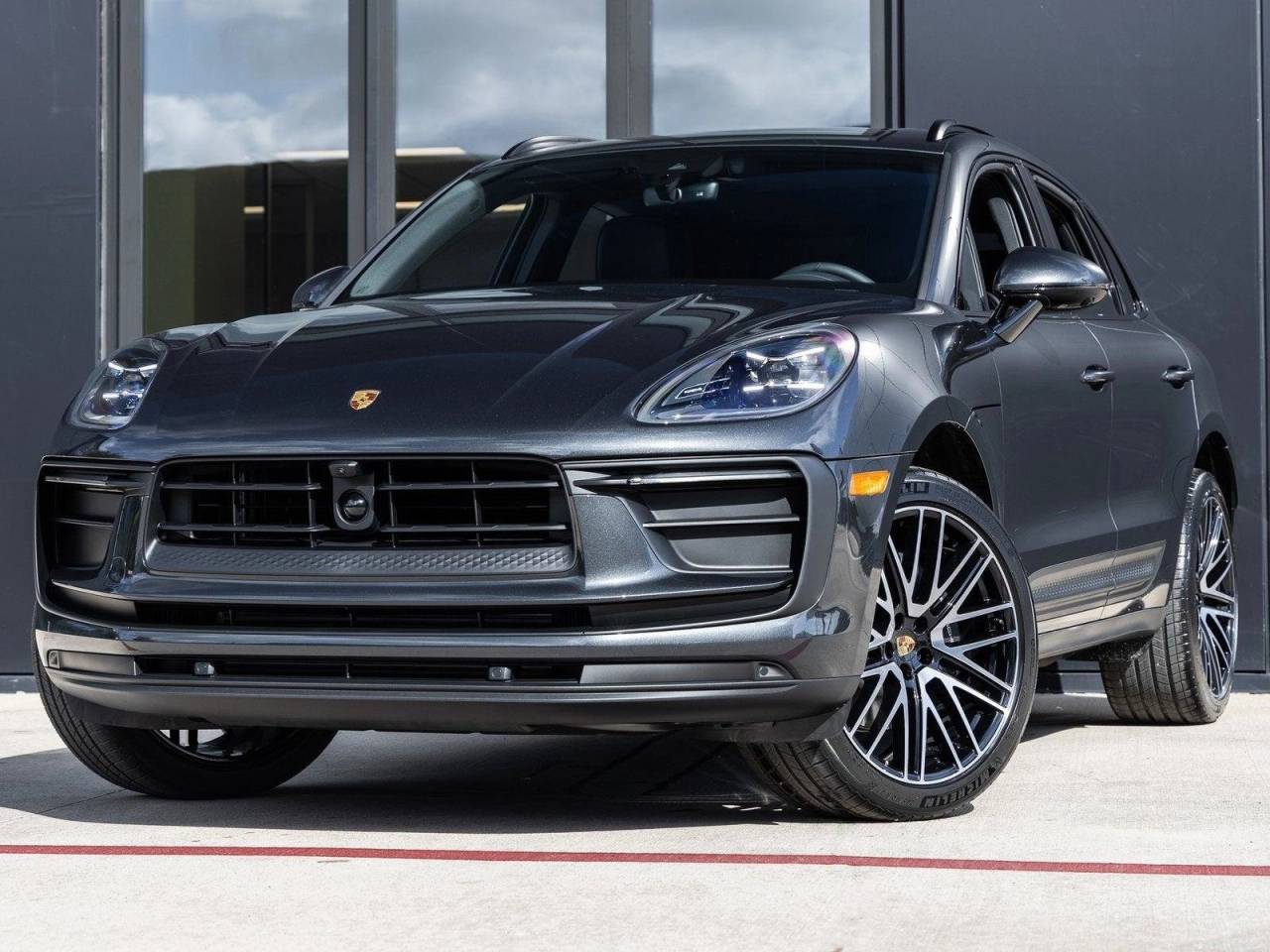 2026 Porsche Macan AWD