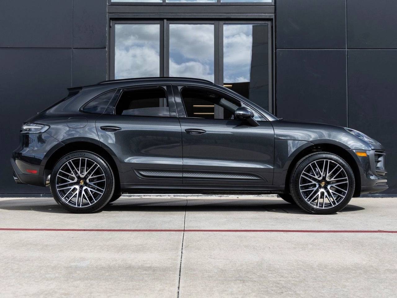 2026 Porsche Macan AWD