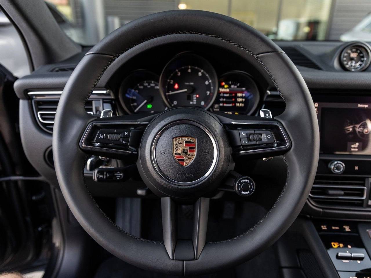 2026 Porsche Macan AWD