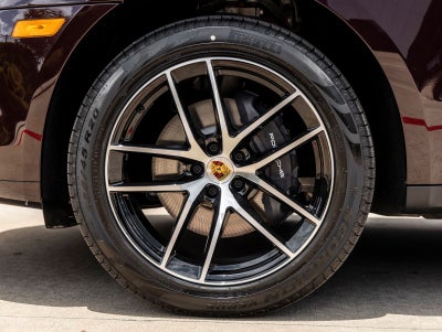 2026 Porsche Macan AWD