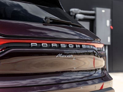 2026 Porsche Macan AWD