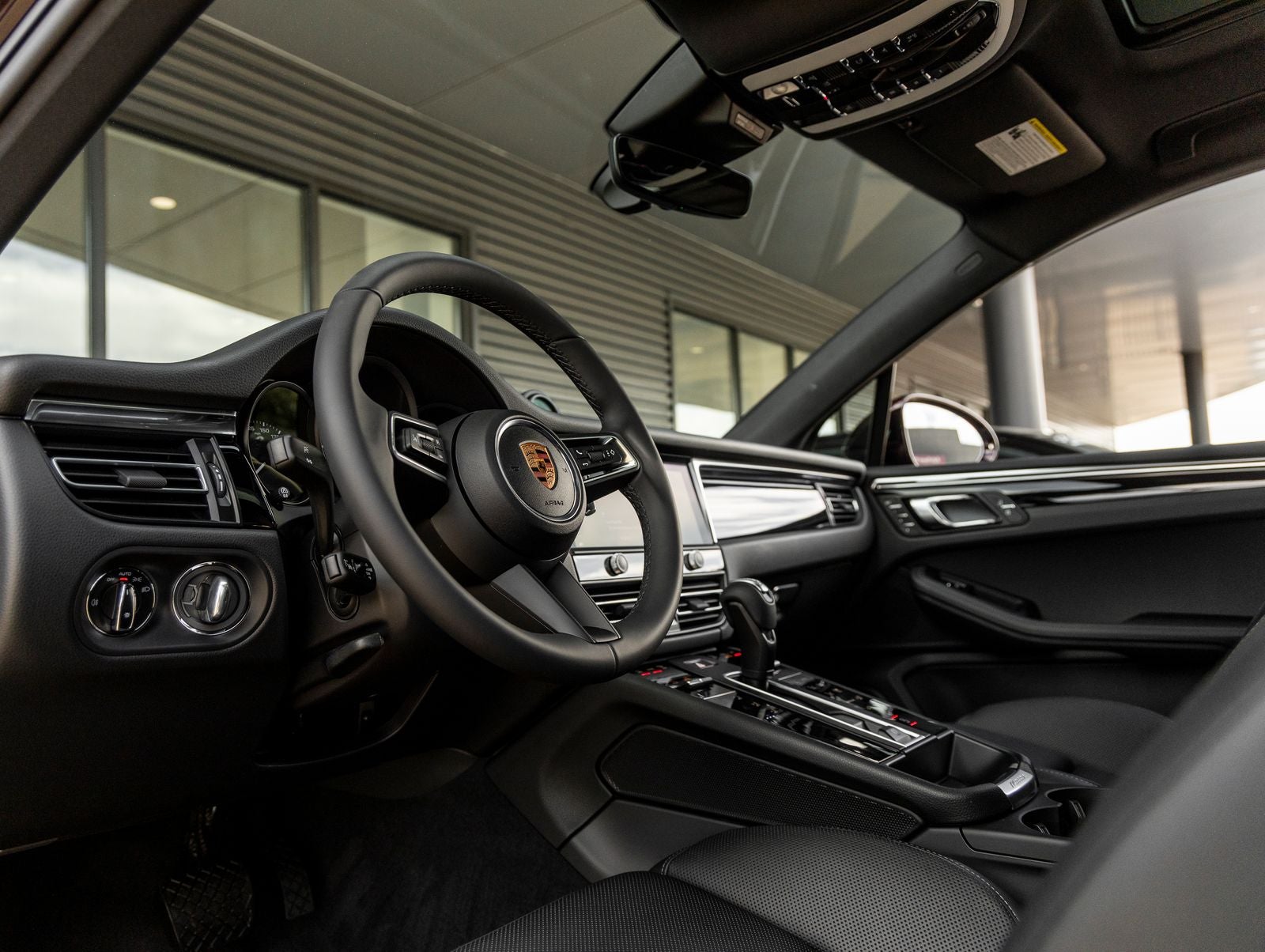2026 Porsche Macan AWD