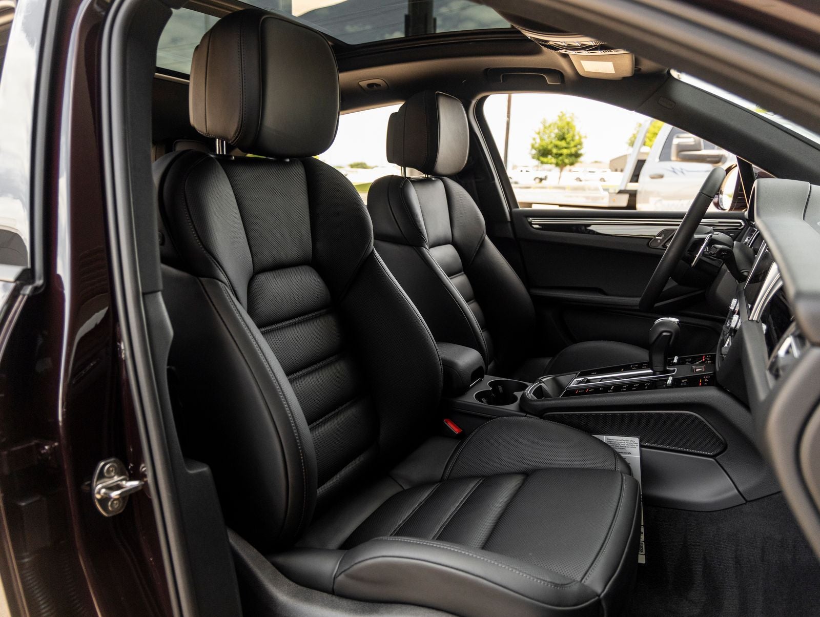 2026 Porsche Macan AWD