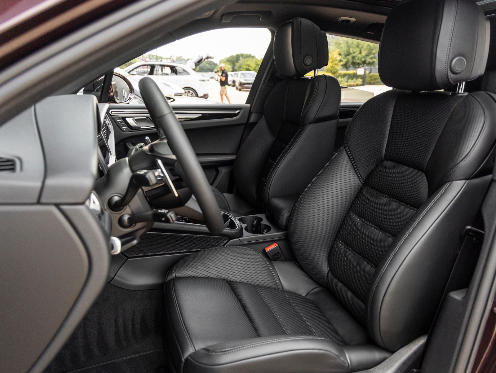 2026 Porsche Macan AWD