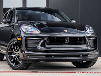 2026 Porsche Macan AWD