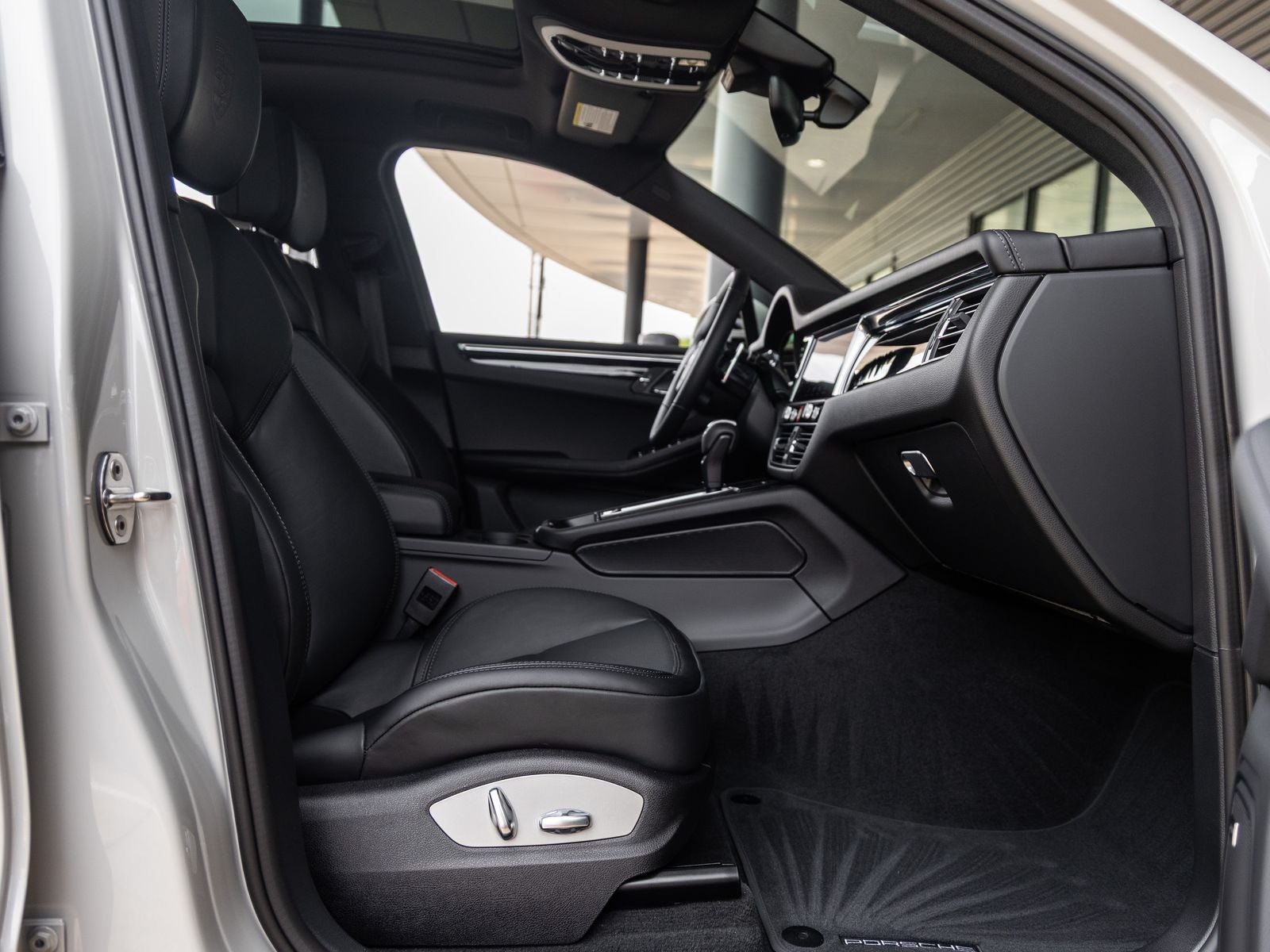 2026 Porsche Macan Macan T