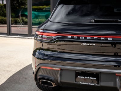 2026 Porsche Macan Macan
