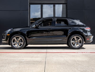 2026 Porsche Macan Macan