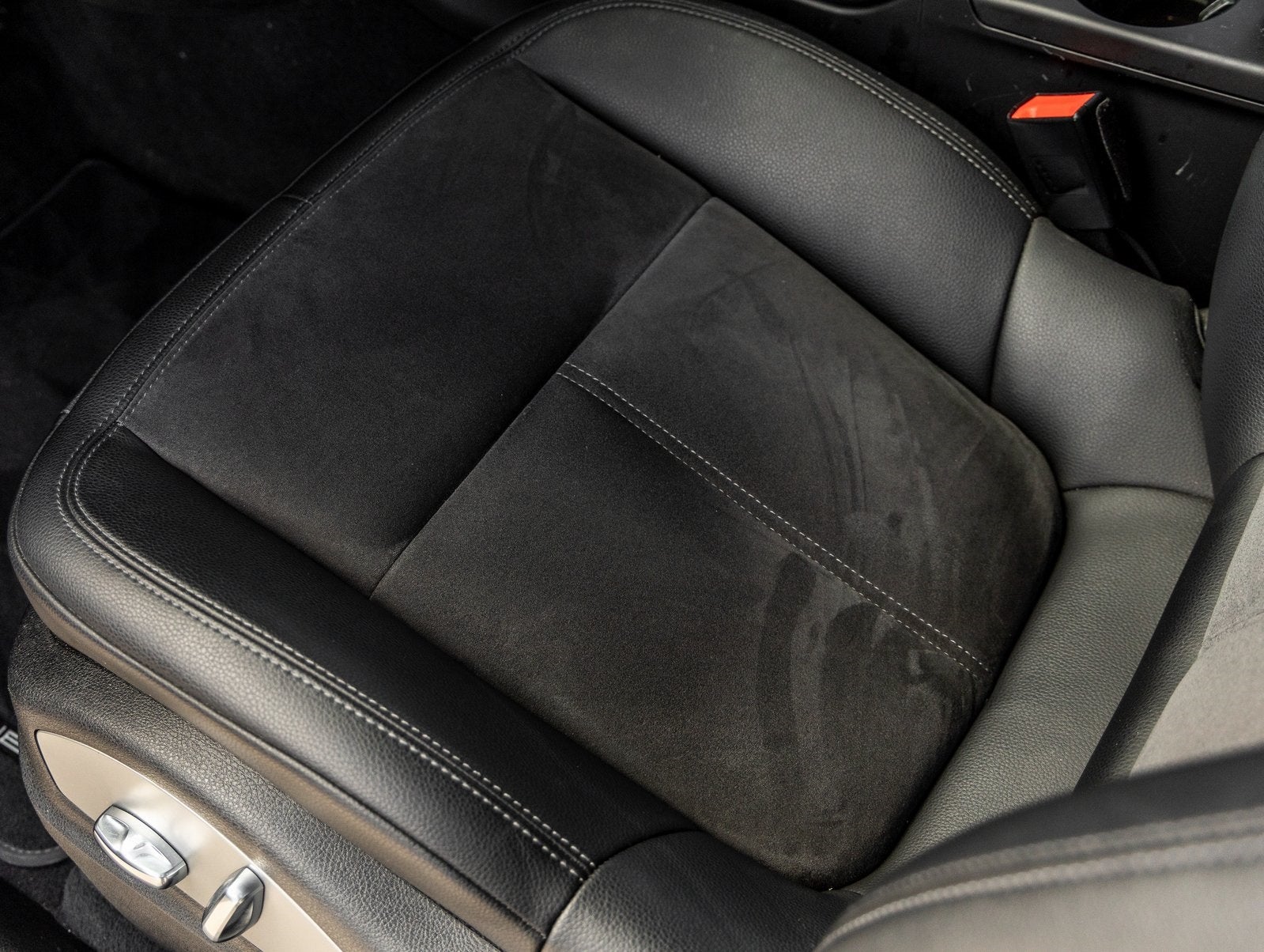 2021 Porsche Macan Macan